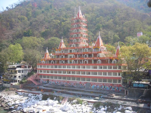 one of the dominating buildings in Rishikesh