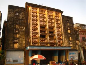 Only for fans, the old cinema in Kampot